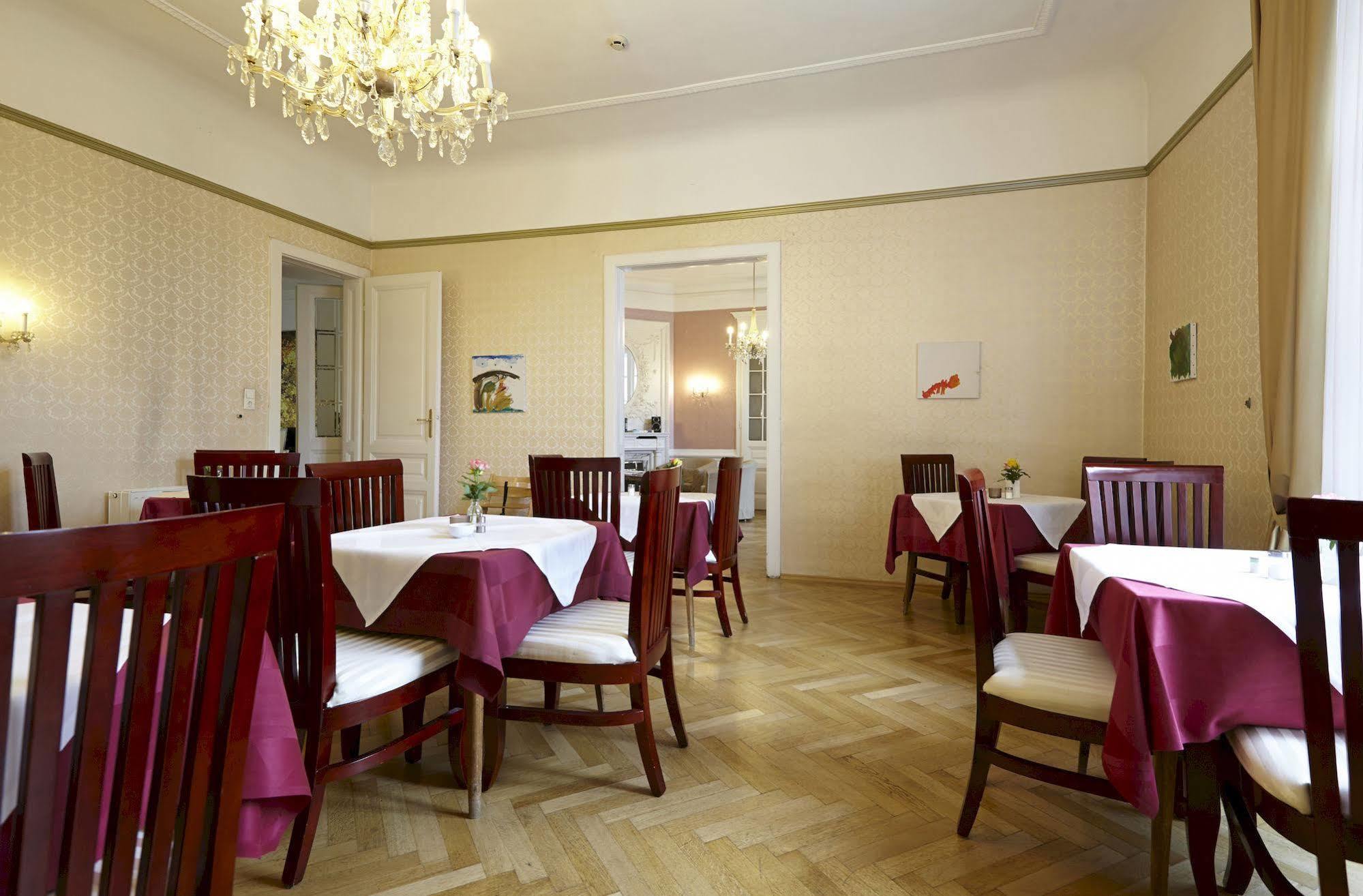 וינה Hotel Pension Museum מראה חיצוני תמונה